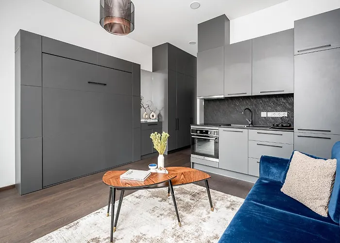 Old Town Renessaince 5 *